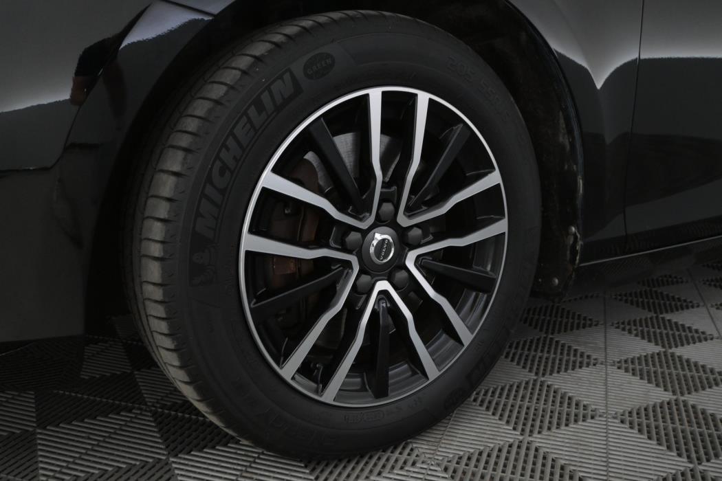 VOLVO V40 2017