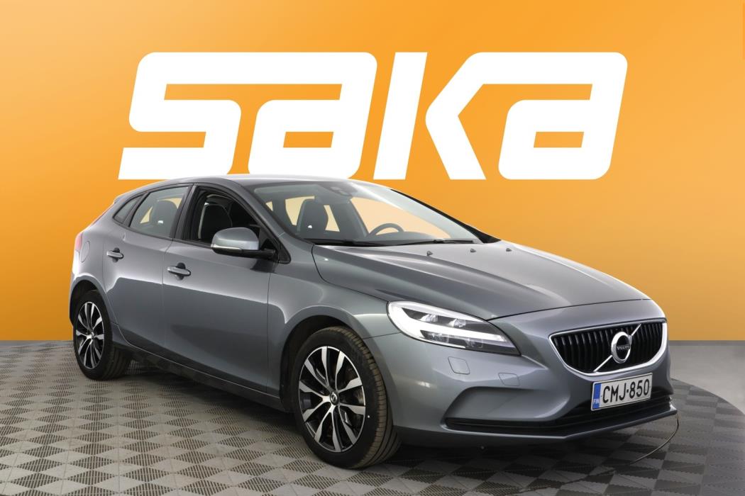 VOLVO V40 2019