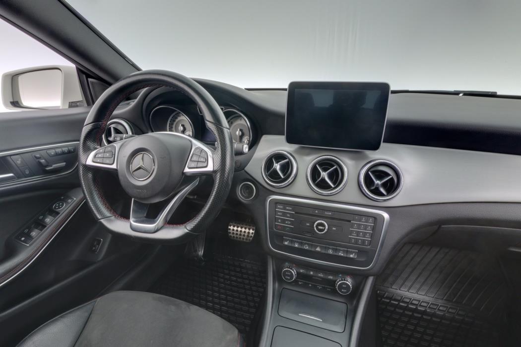 MERCEDES-BENZ CLA 2015