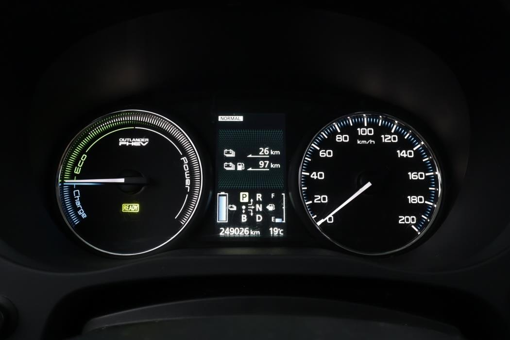 MITSUBISHI Outlander 2014