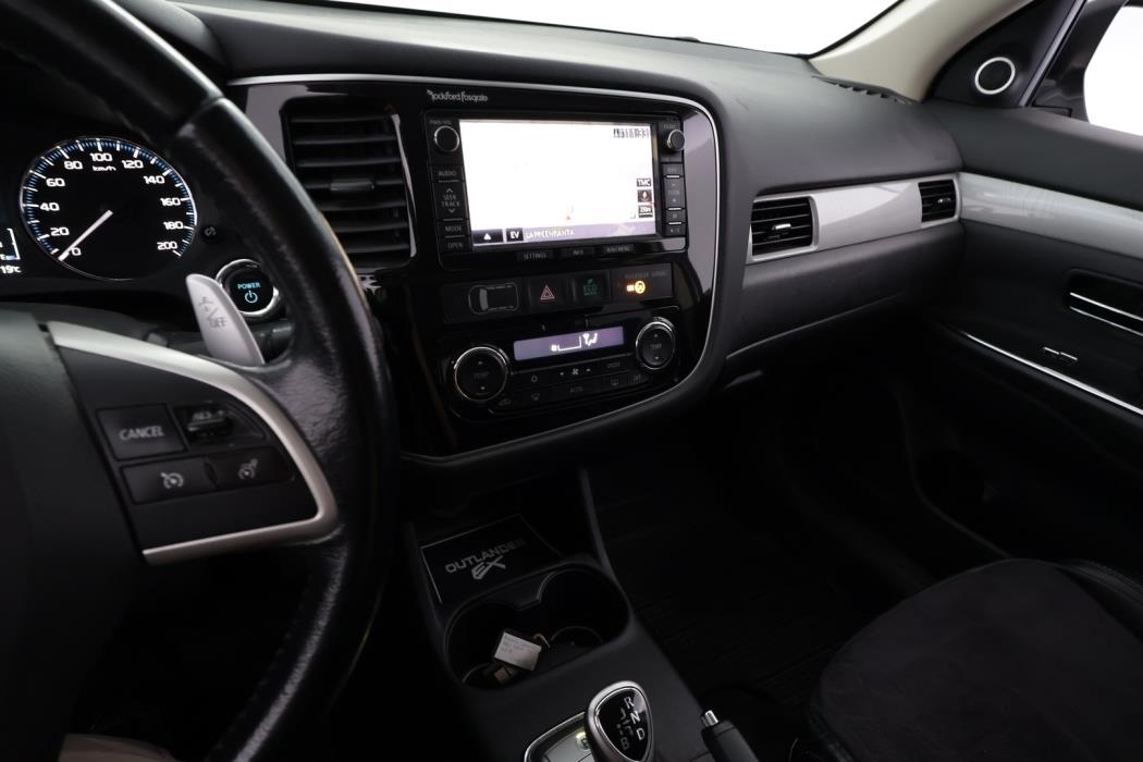 MITSUBISHI Outlander 2014