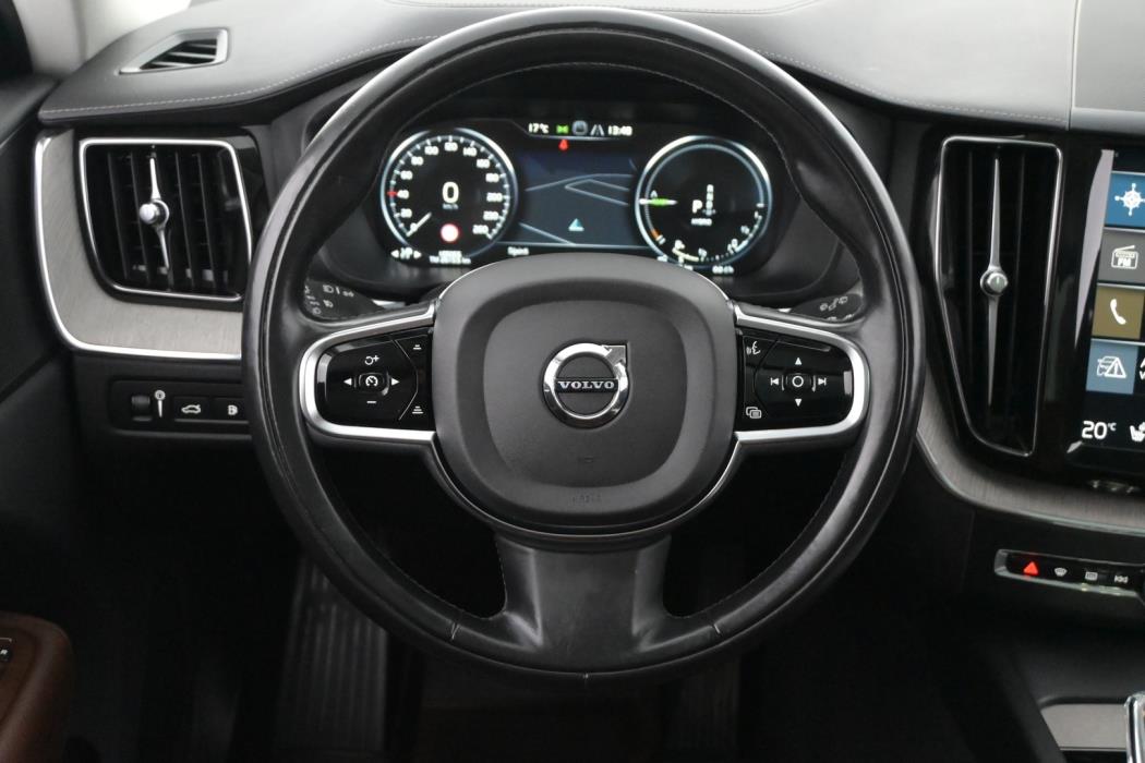 VOLVO XC60 2020