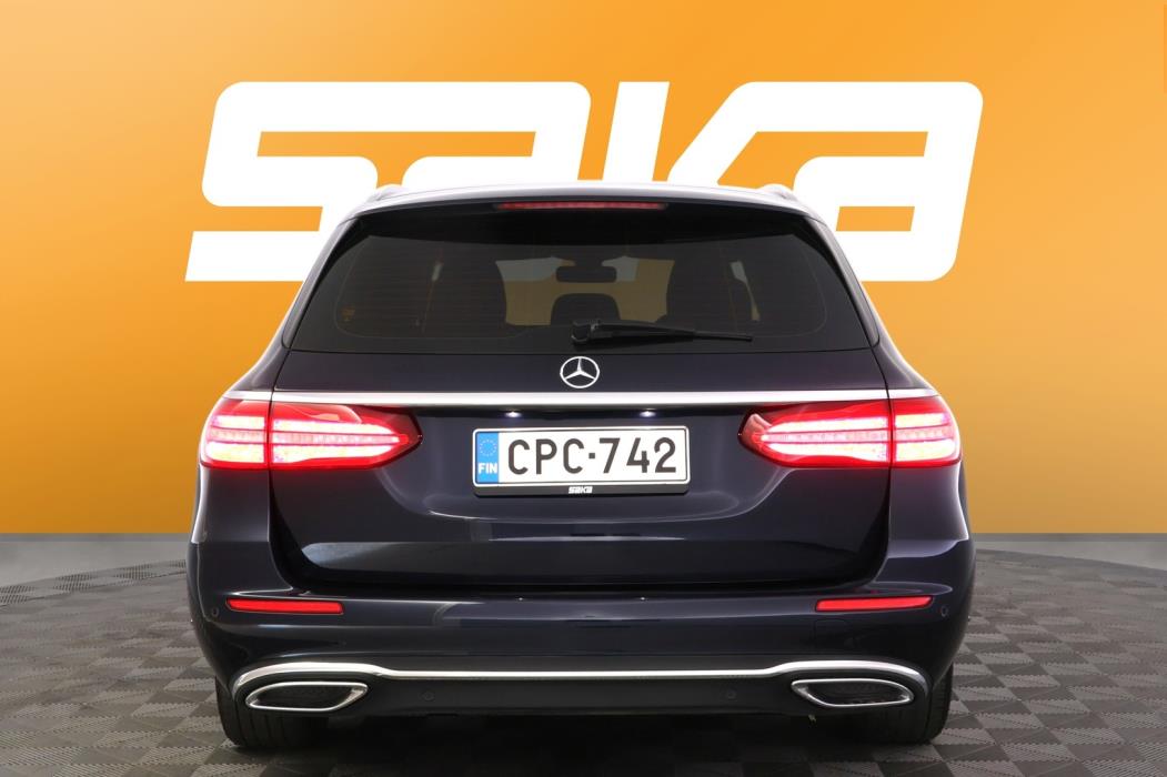 MERCEDES-BENZ E 2018
