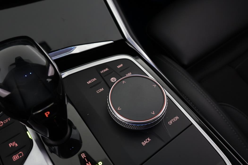 BMW 320 2021