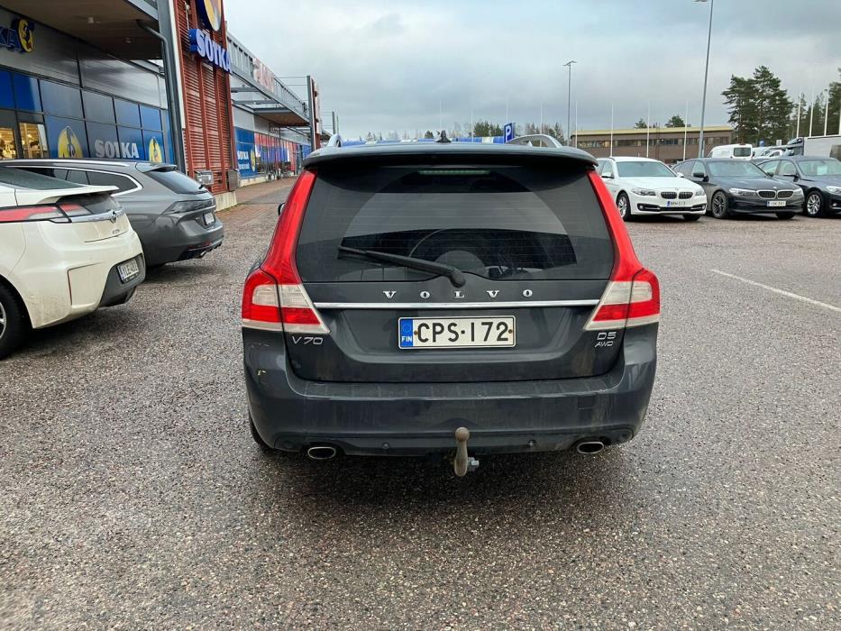 VOLVO V70 2015