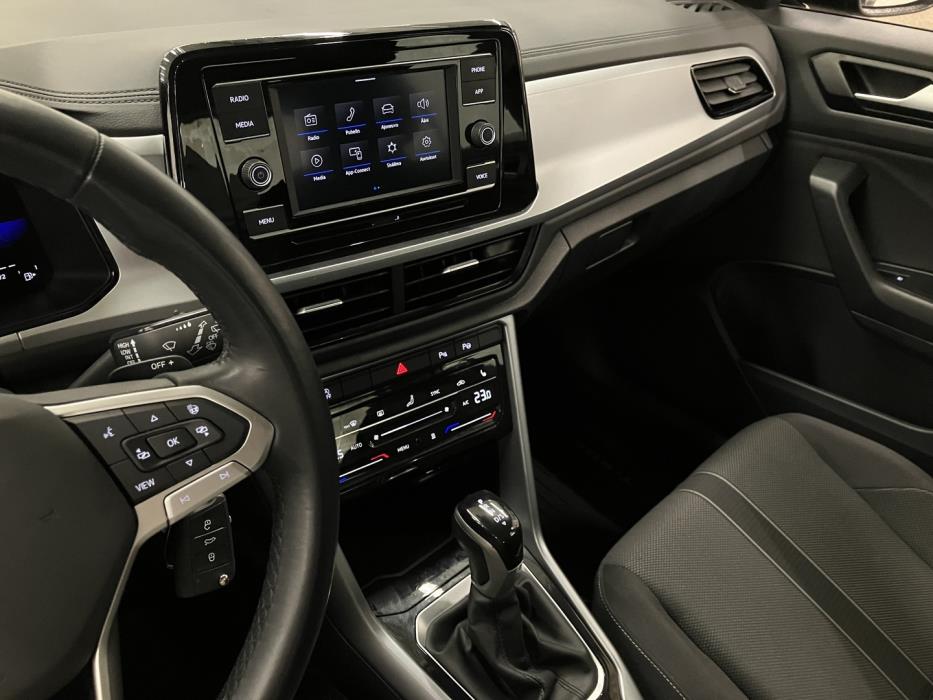 VOLKSWAGEN T-Roc 2024