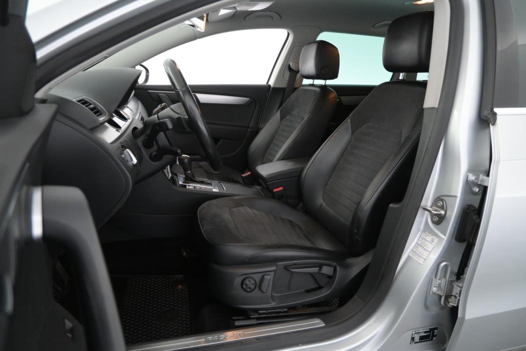 VOLKSWAGEN Passat 2012