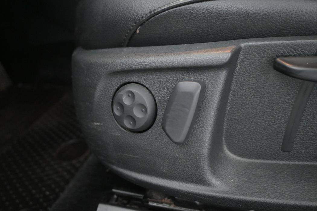 VOLKSWAGEN Passat 2012