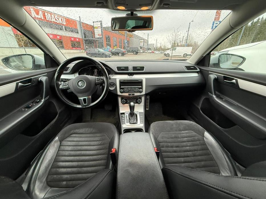 VOLKSWAGEN Passat 2012