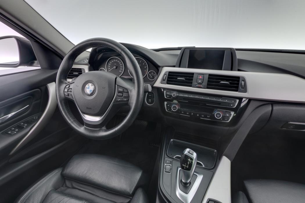 BMW 318 2017