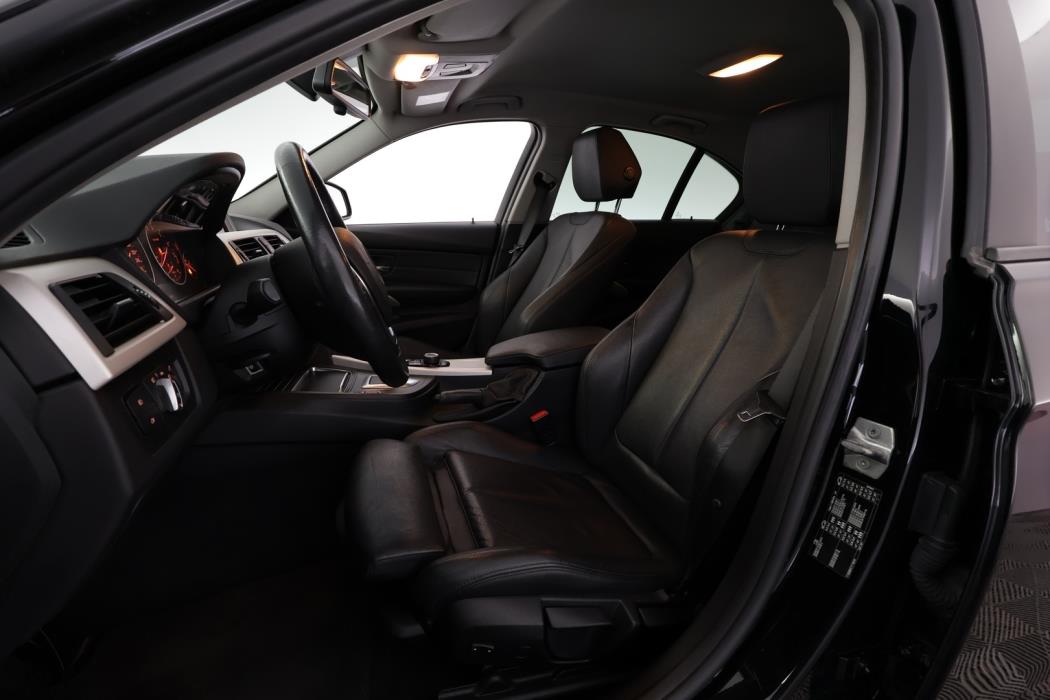 BMW 318 2017
