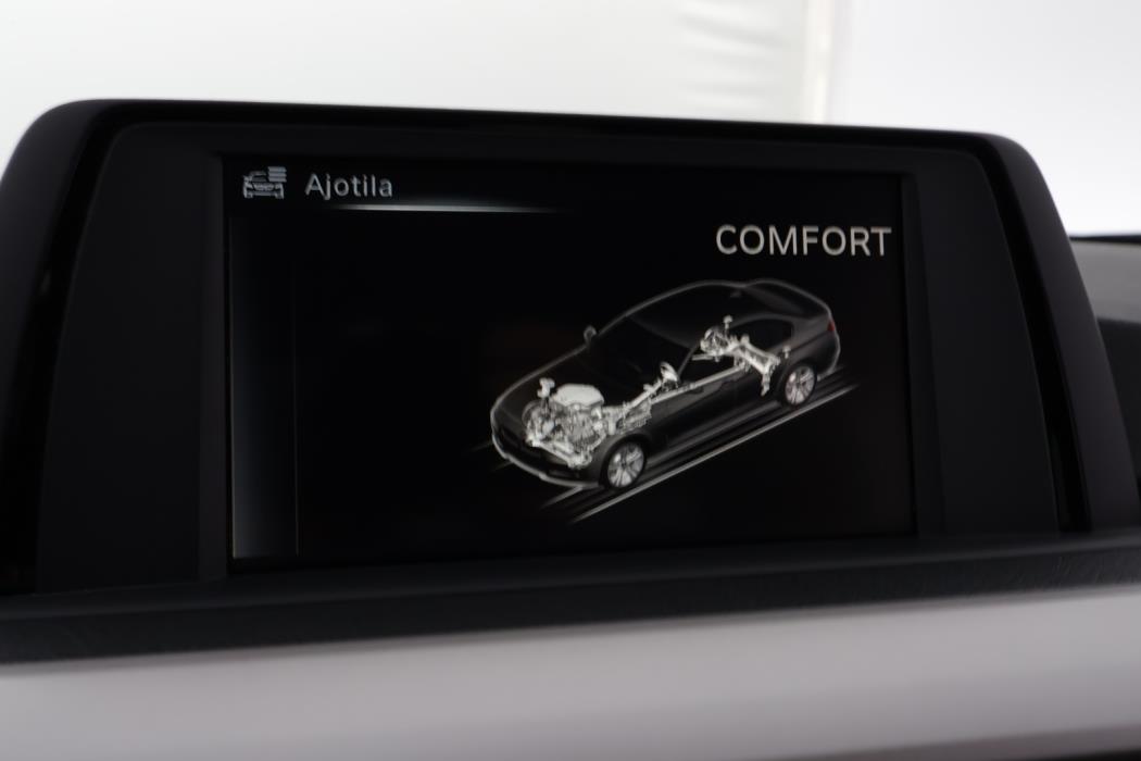 BMW 318 2017