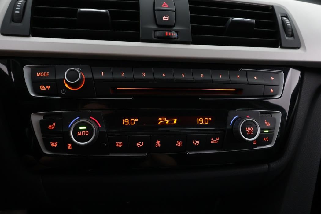 BMW 318 2017