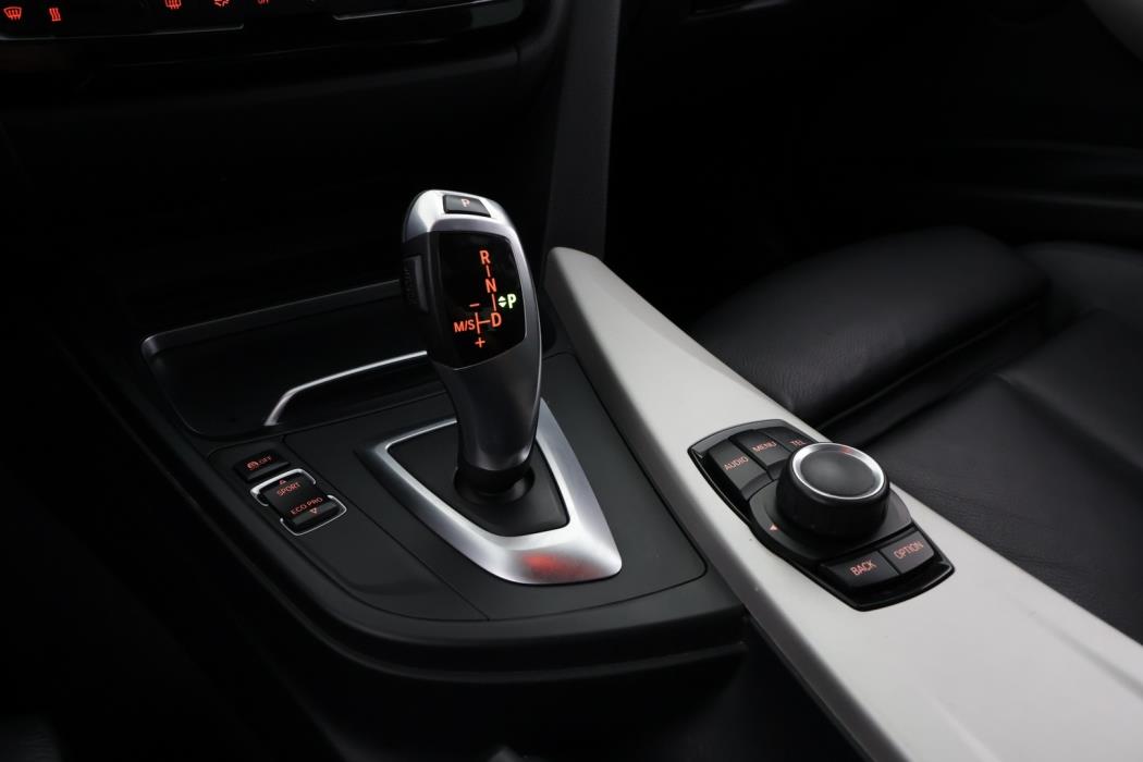 BMW 318 2017