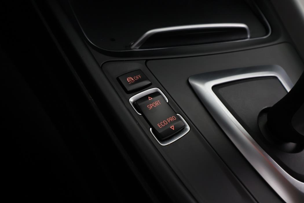 BMW 318 2017