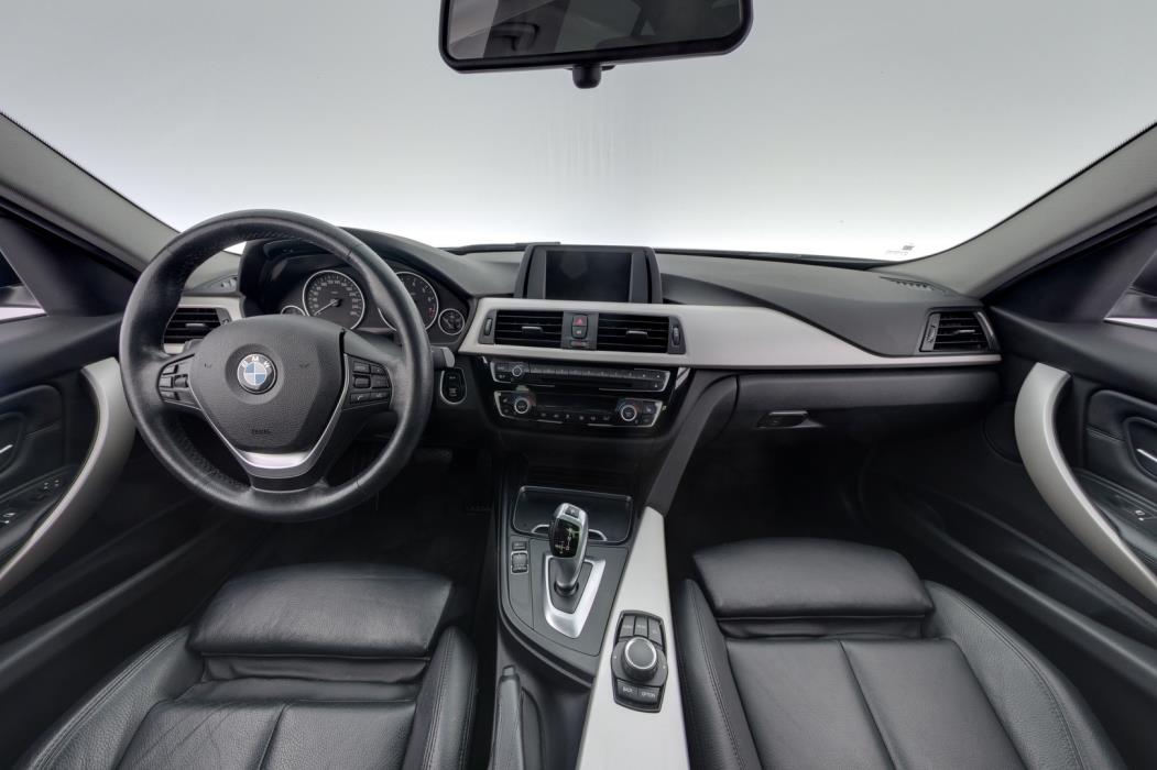 BMW 318 2017