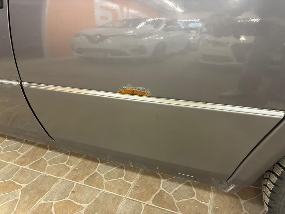 MERCEDES-BENZ E 1995