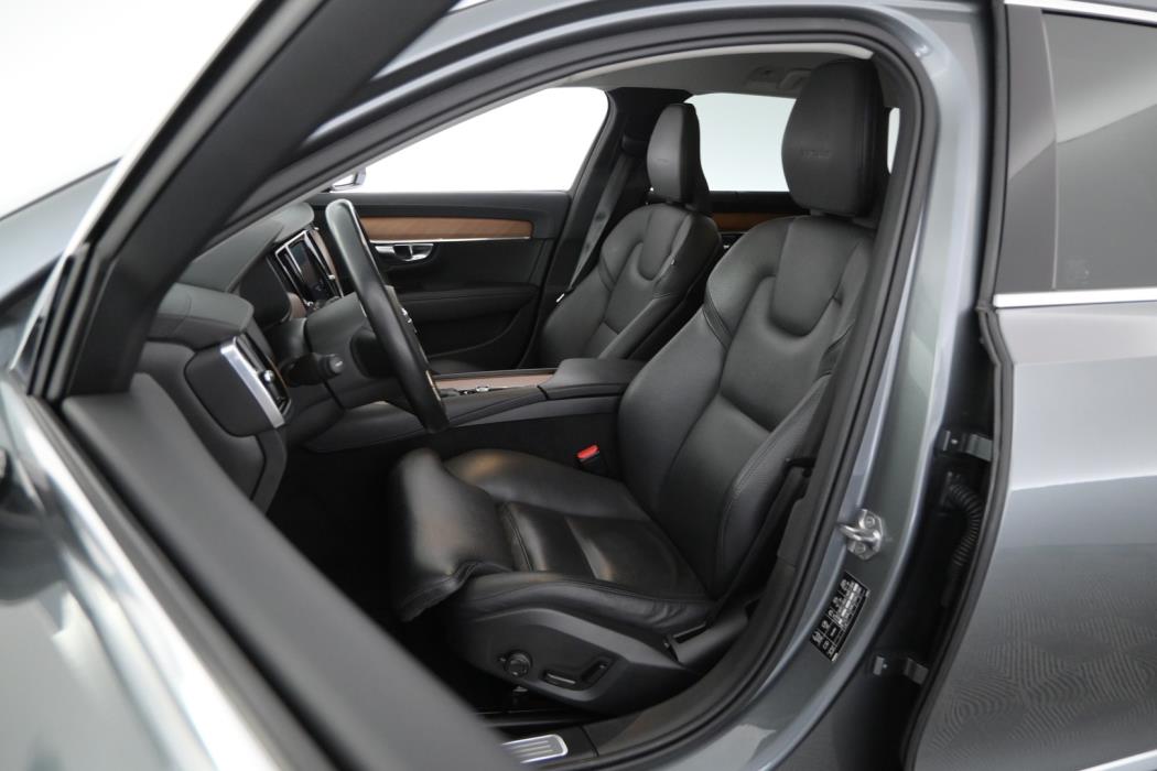 VOLVO V90 2019