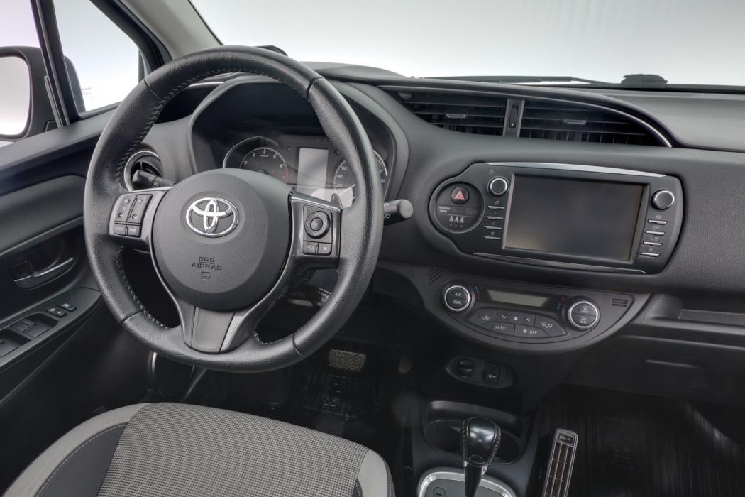 TOYOTA Yaris 2019