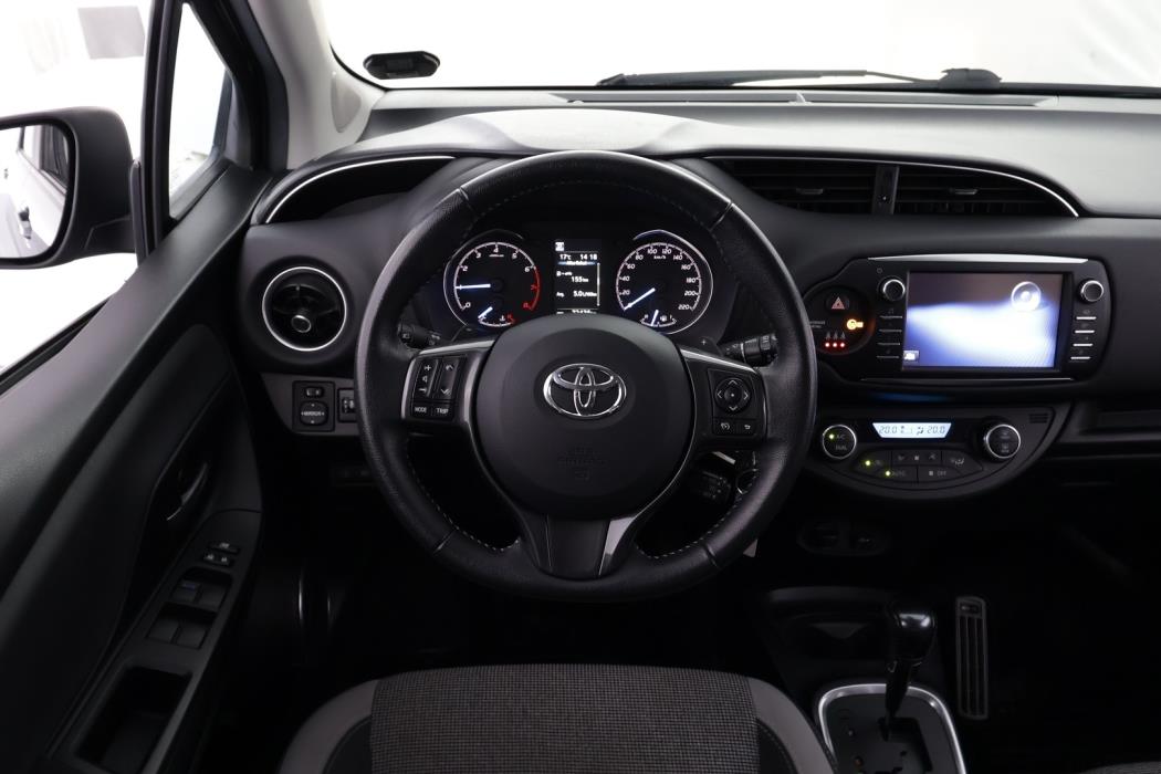 TOYOTA Yaris 2019