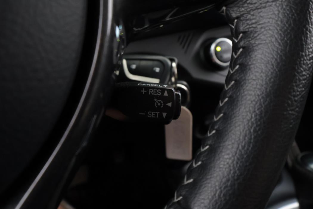 TOYOTA Yaris 2019