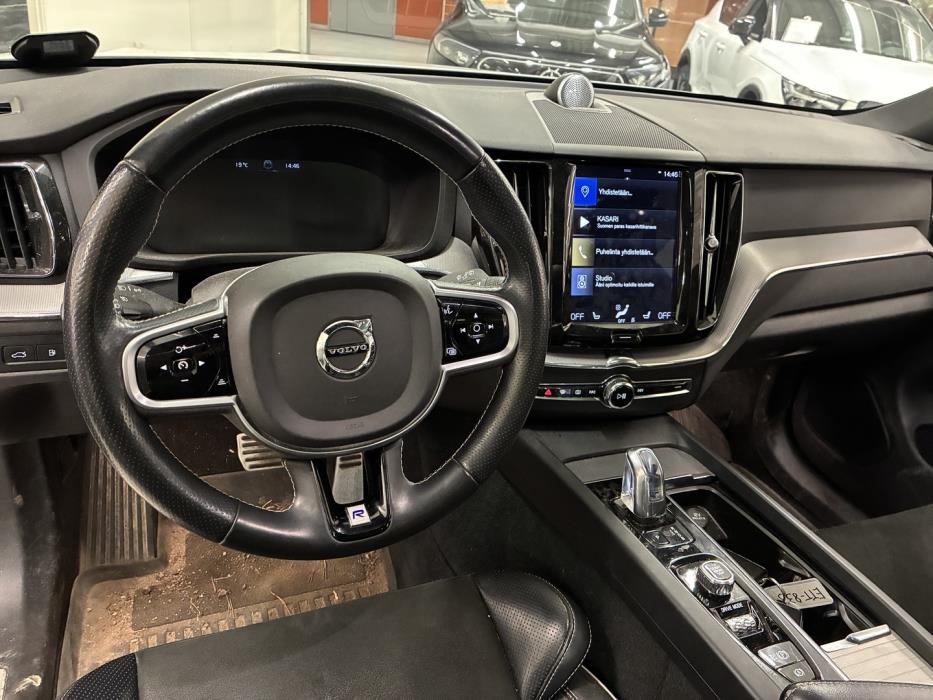 VOLVO XC60 2018
