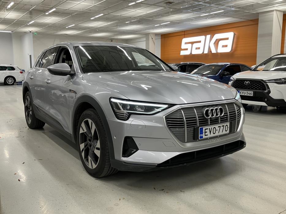 AUDI e-tron 2021