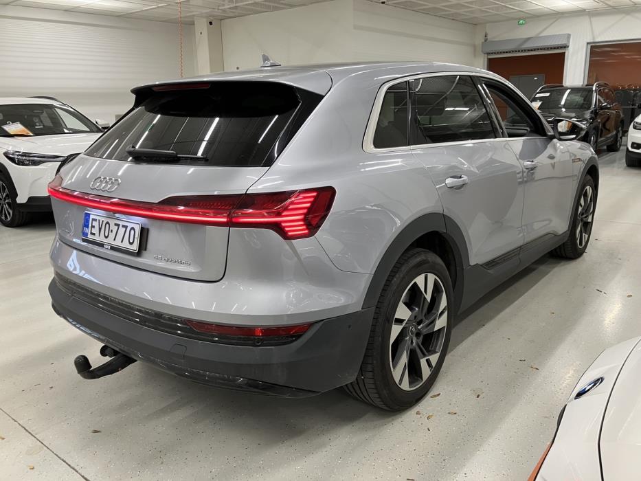 AUDI e-tron 2021