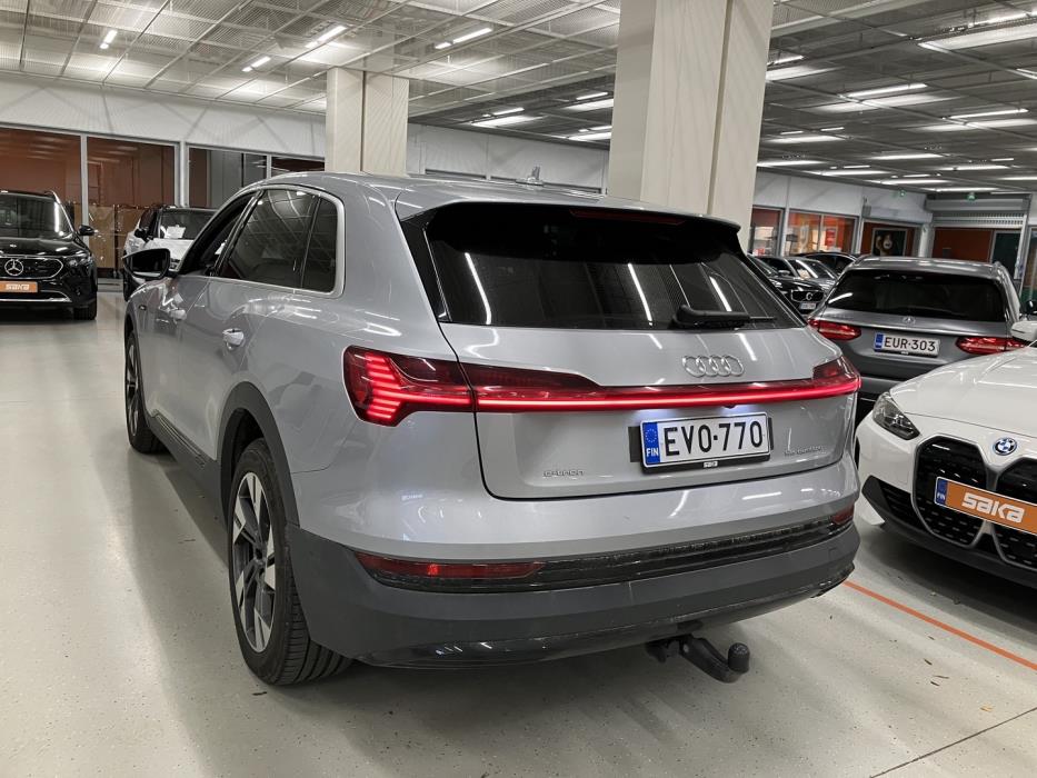AUDI e-tron 2021