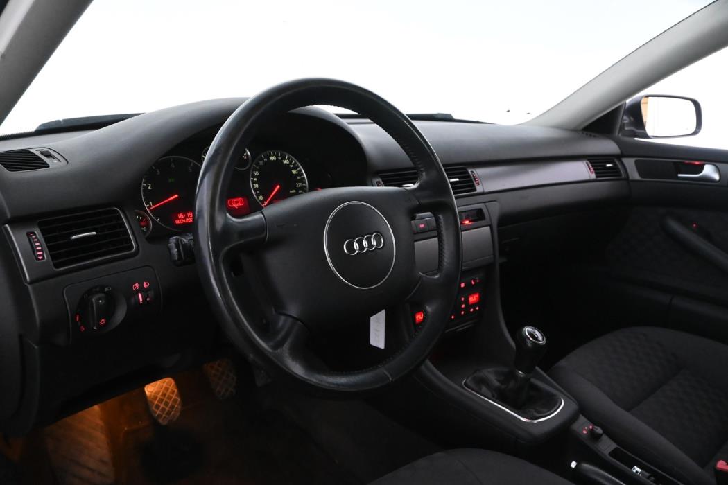 AUDI A6 2003