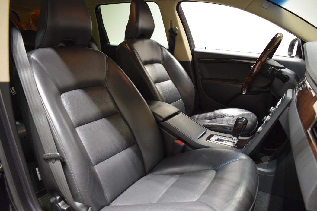 VOLVO V70 2008