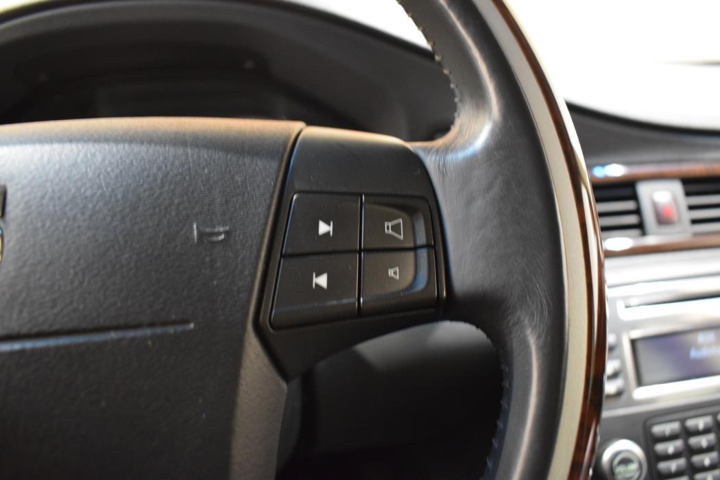 VOLVO V70 2008