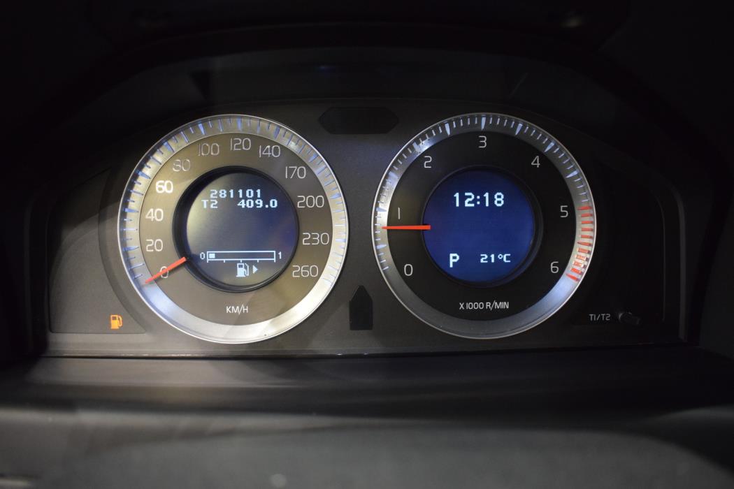 VOLVO V70 2008