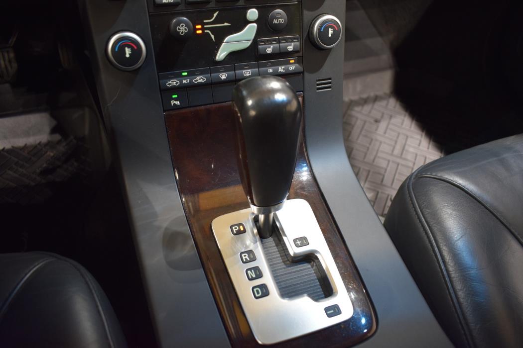 VOLVO V70 2008