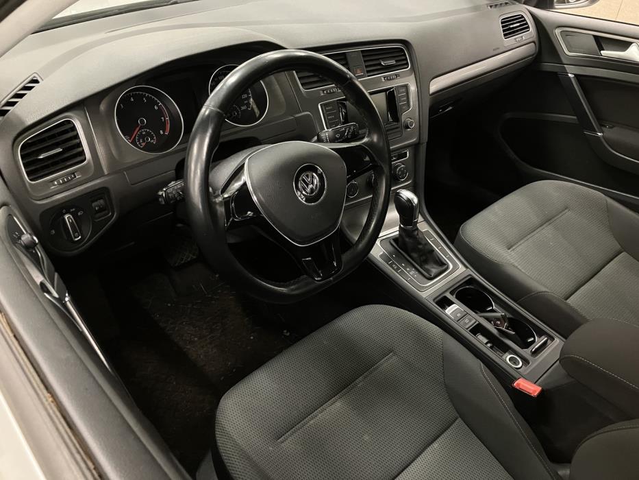 VOLKSWAGEN Golf 2013