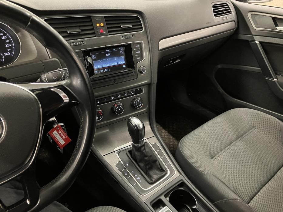 VOLKSWAGEN Golf 2013