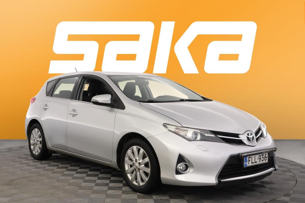 TOYOTA Auris 2014