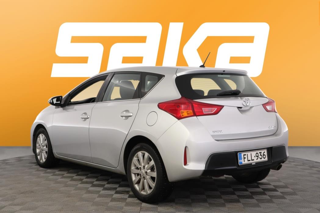 TOYOTA Auris 2014