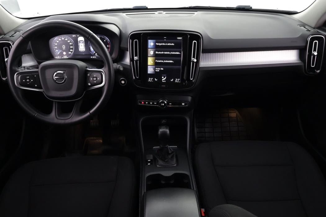 VOLVO XC40 2019