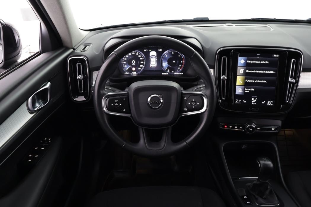 VOLVO XC40 2019