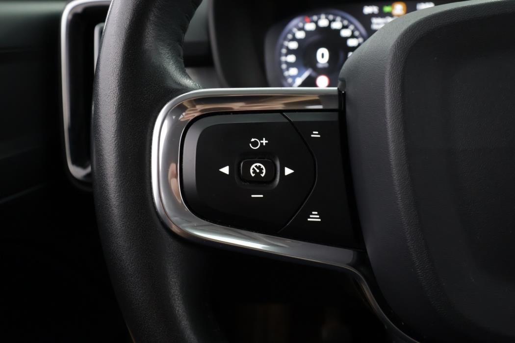 VOLVO XC40 2019