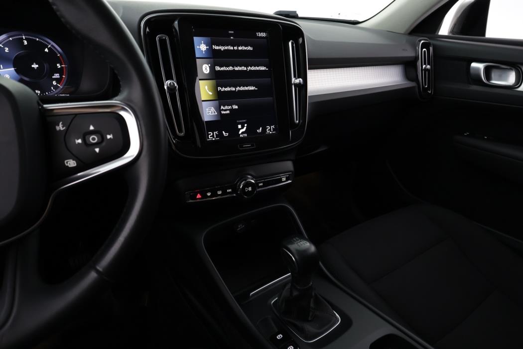 VOLVO XC40 2019