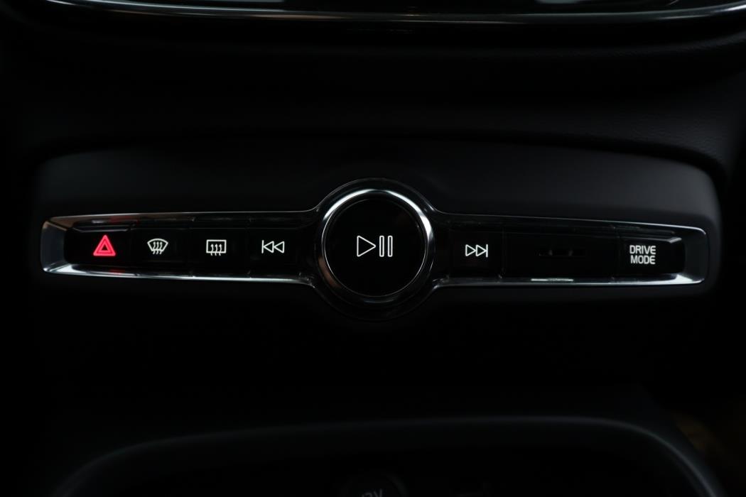 VOLVO XC40 2019