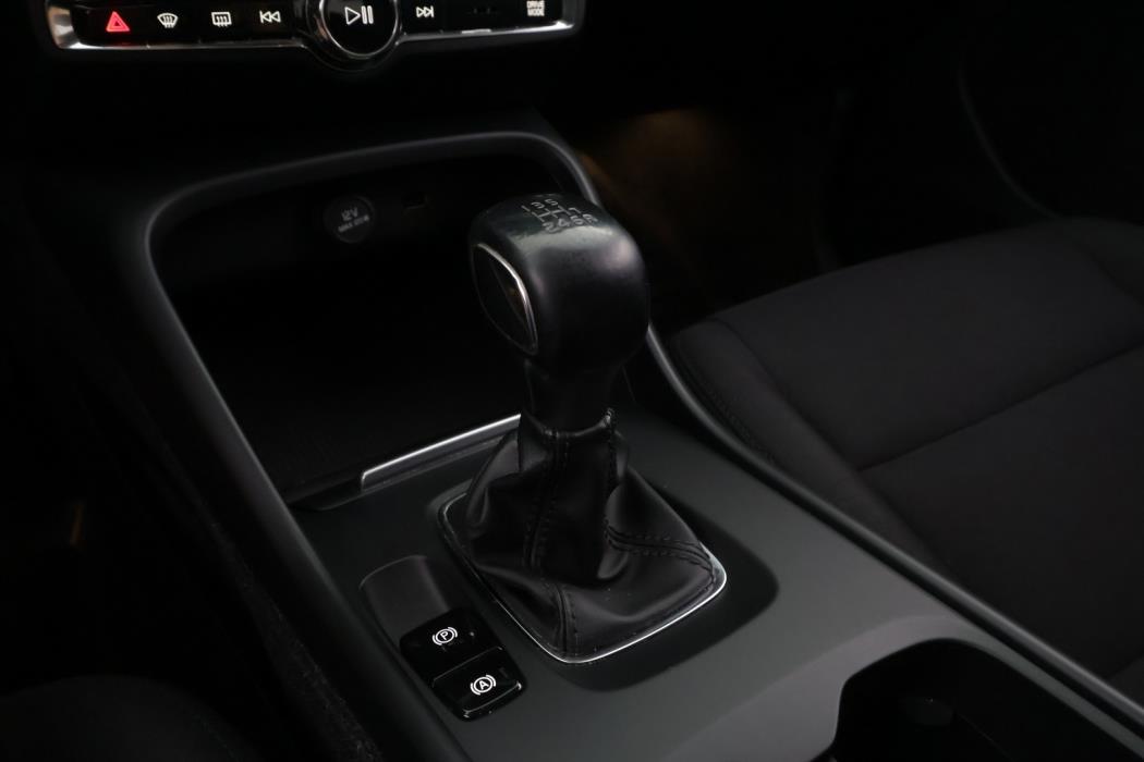 VOLVO XC40 2019