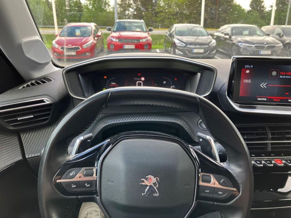 PEUGEOT 208 2020