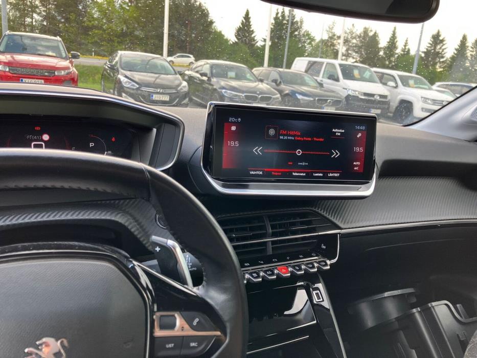 PEUGEOT 208 2020
