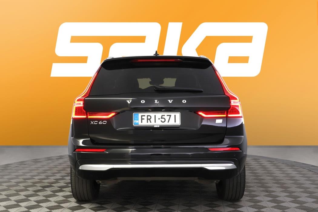 VOLVO XC60 2023