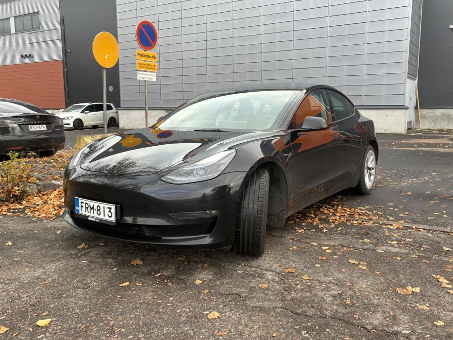 TESLA Model 3 2023