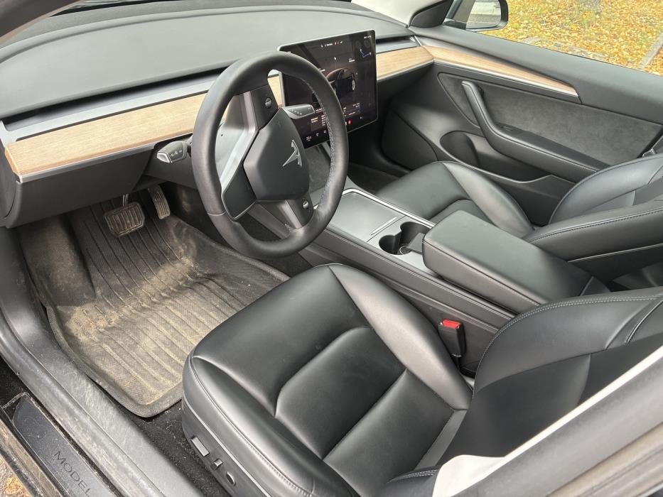 TESLA Model 3 2023