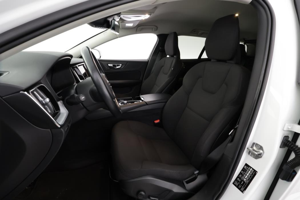 VOLVO V60 2021